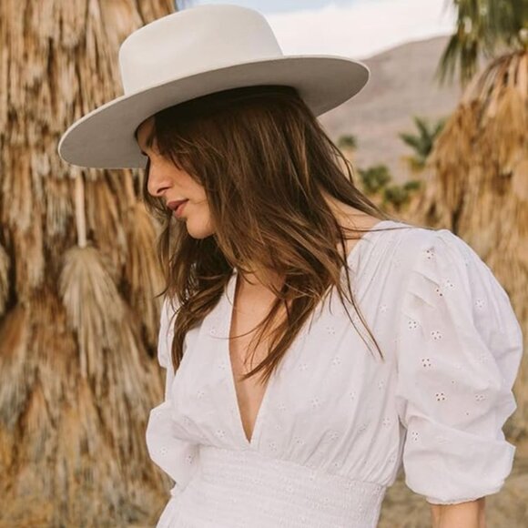 White Wool Hat with Belt Buckle - Picture 5 of 5